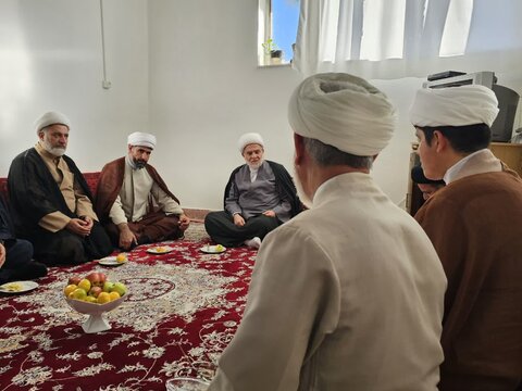 تصاویر/تکریم طلاب کامیاران توسط نماینده ولی‌فقیه در استان کردستان