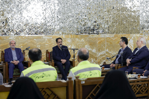 تصاویر/ دیدار پرستاران منتخب بیمارستان‌های مشهد با تولیت آستان قدس رضوی