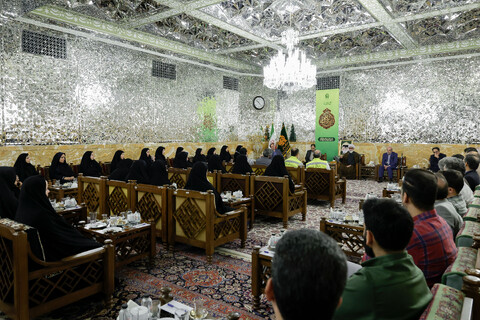 تصاویر/ دیدار پرستاران منتخب بیمارستان‌های مشهد با تولیت آستان قدس رضوی