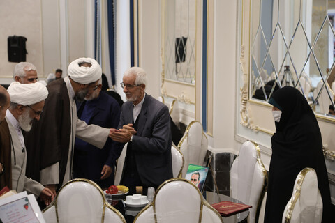 تصاویر / تجلیل از خانواده‌های شهدای جنگ تحمیلی 12 روزه در همدان