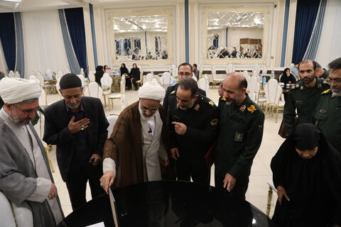 تصاویر / تجلیل از خانواده‌های شهدای جنگ تحمیلی 12 روزه در همدان