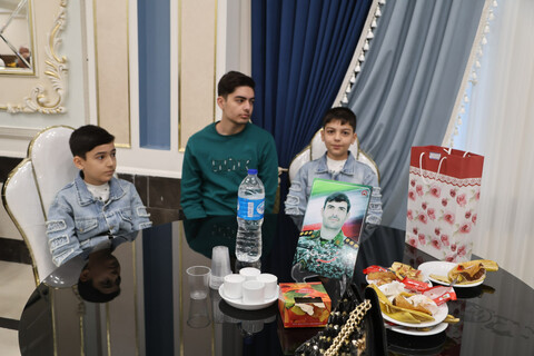 تصاویر / تجلیل از خانواده‌های شهدای جنگ تحمیلی 12 روزه در همدان