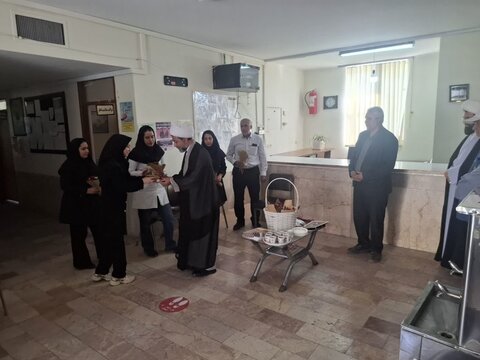 تصاویر/ تجلیل امام جمعه جوپار از کادر درمانی شهر جوپار