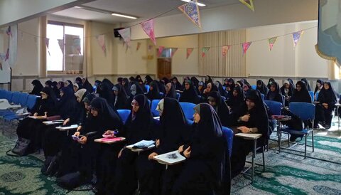 تصاویر/ مراسم جشن ولادت حضرت زینب(س) در مدرسه علمیه تخصصی فاطمیه کرمان