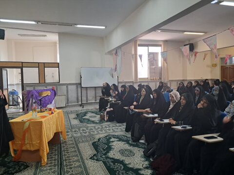 تصاویر/ مراسم جشن ولادت حضرت زینب(س) در مدرسه علمیه تخصصی فاطمیه کرمان