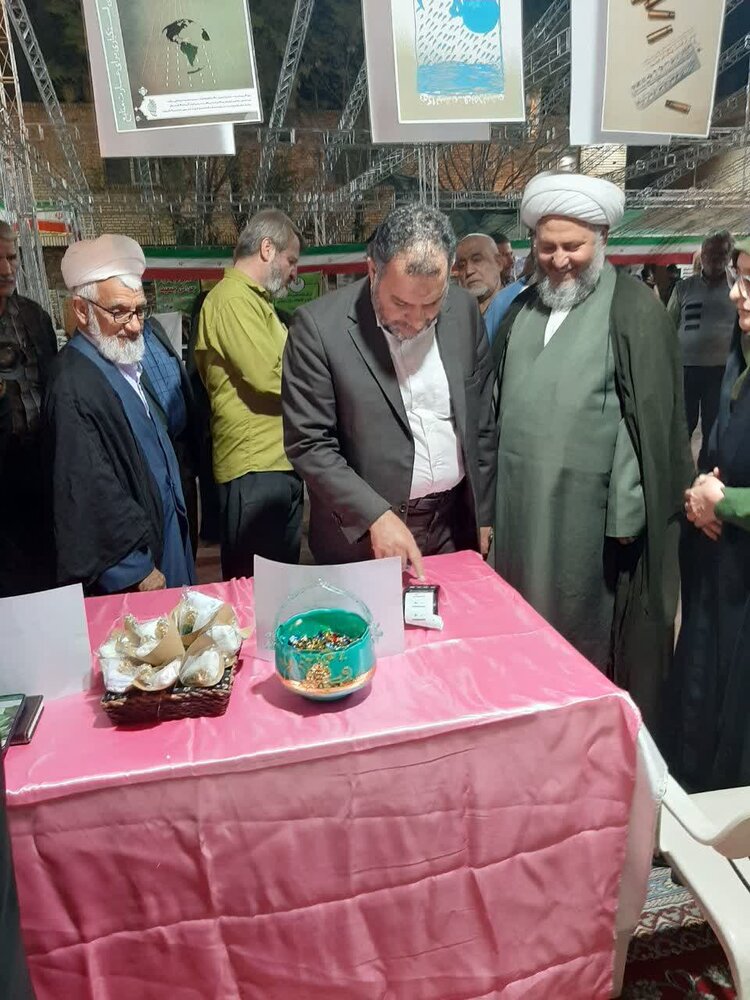 اجرای ۱۰ برنامه جوانی جمعیت و اشتغال توسط خادمیاران آران و بیدگلی+عکس