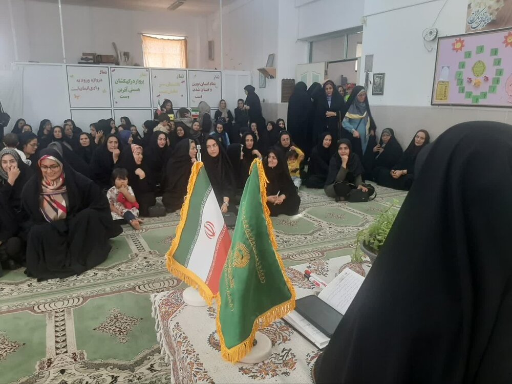 اجرای ۱۰ برنامه جوانی جمعیت و اشتغال توسط خادمیاران آران و بیدگلی+عکس