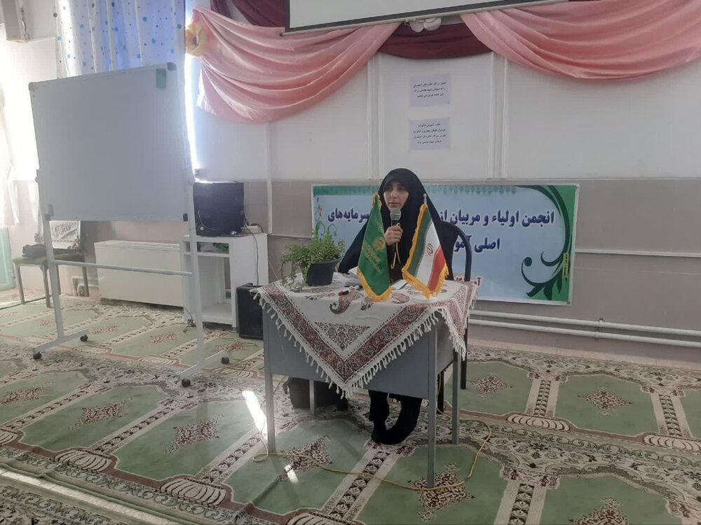 اجرای ۱۰ برنامه جوانی جمعیت و اشتغال توسط خادمیاران آران و بیدگلی+عکس