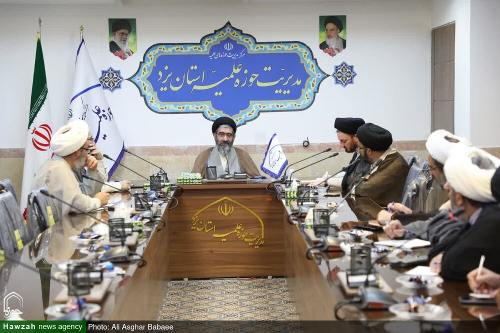 تصاویر/ برگزاری جلسه بصیرتی با موضوع نقد جریان فکری قرآن بسندگی