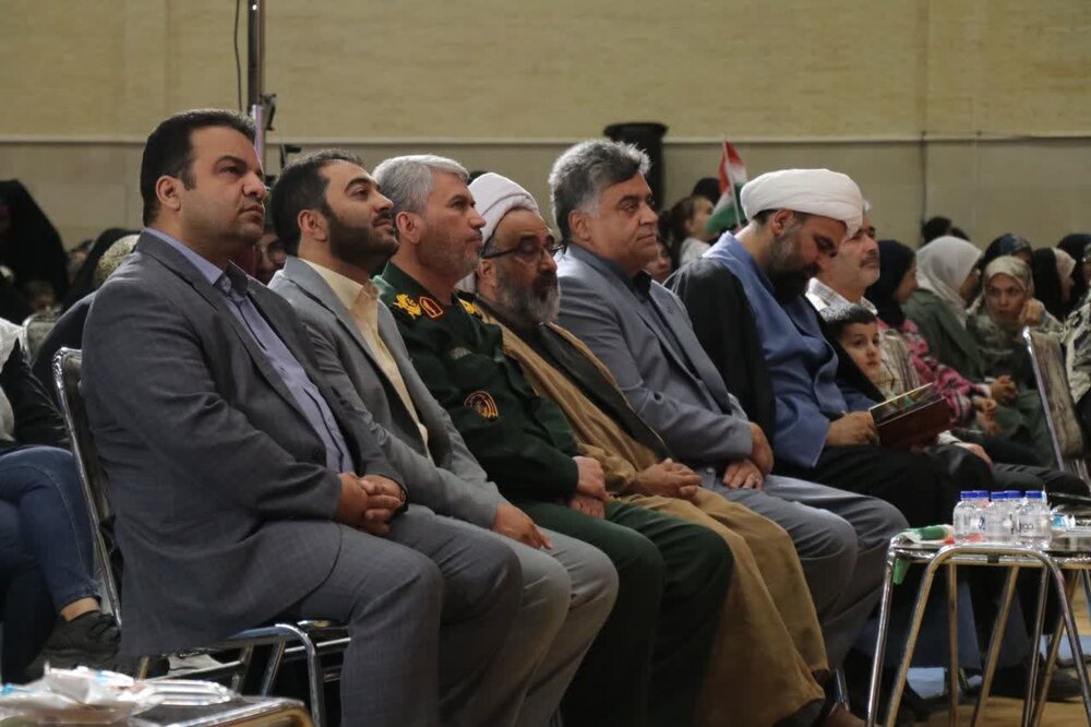 اجتماع دختران حاج قاسم در یزد اجتماع دختران حاج قاسم در یزد