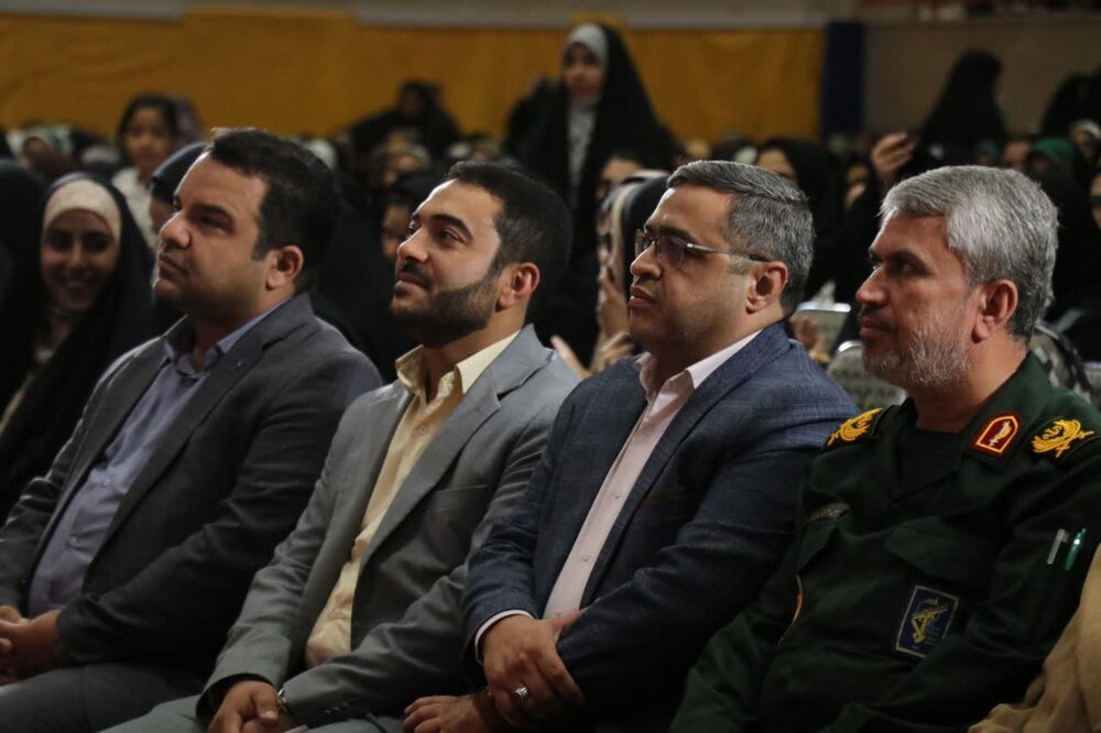 اجتماع دختران حاج قاسم در یزد اجتماع دختران حاج قاسم در یزد