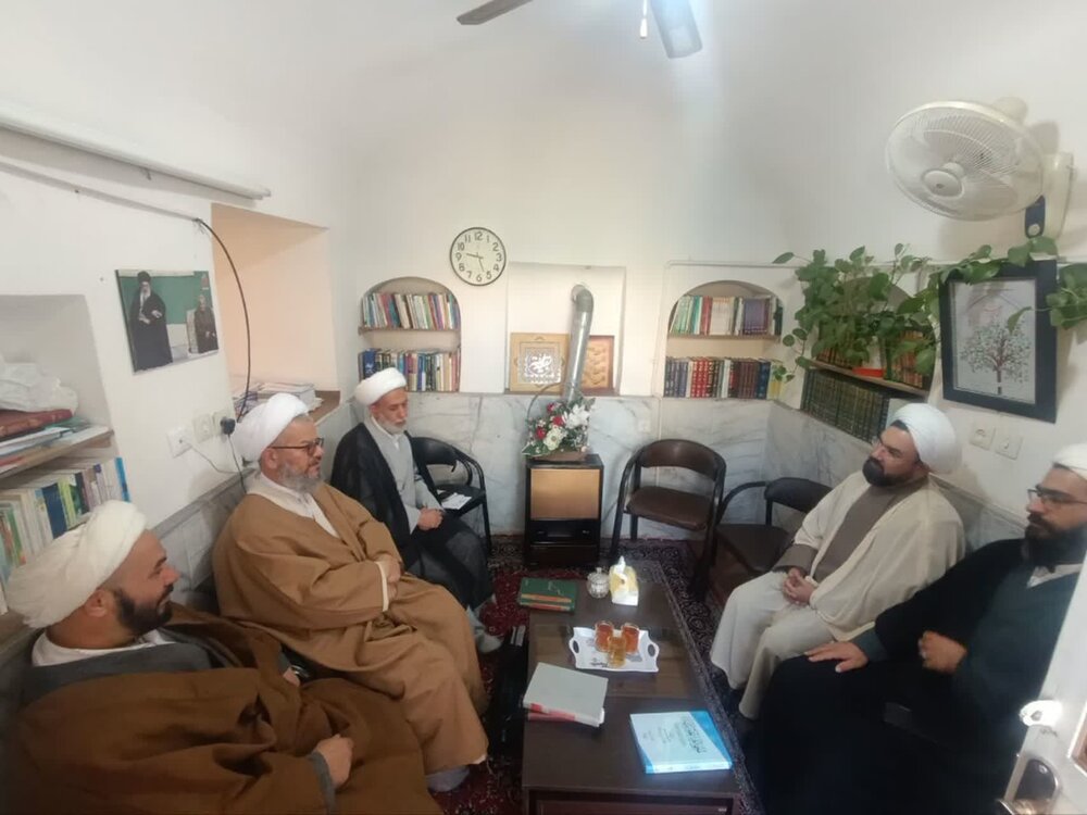 اقامه نماز در محیط‌های کاری نیازمند هم‌افزایی حوزه و دولت است