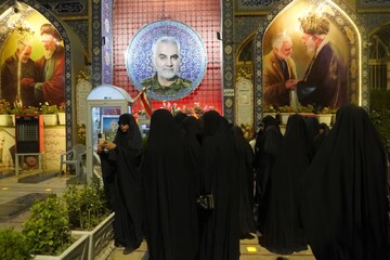 تصاویر/ تجدید میثاق طلاب جدیدالورود مدارس علمیه خواهران استان کرمان با شهدا