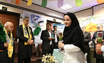 تصاویر/ تقدیر خادمان حرم حضرت عبدالعظیم حسنی(ع) از پرستاران