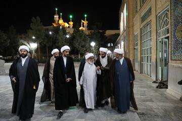 فیلم | بازدید آیت الله شب زنده دار از مدرسه دروس آزاد طلاب در فیضیه