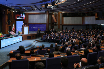 پرستاران در خط مقدم مبارزه با بیماری‌ها و حفظ سلامت جامعه هستند