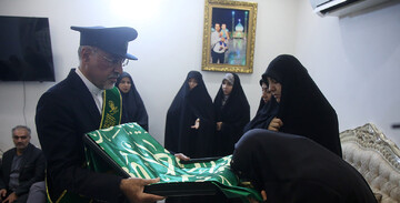 تکریم سه همسر شهید مدافع حرم با حضور سفیران کریمه اهل بیت(س)