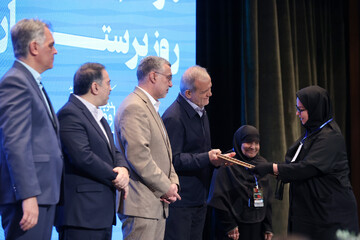 تصاویر/ مراسم گرامیداشت مقام پرستار با حضور رئیس جمهور