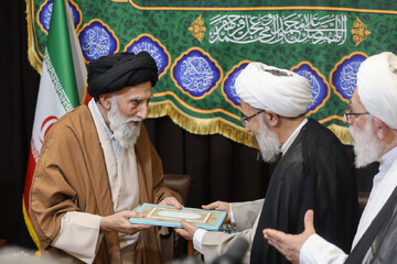 تمدید حکم مدیریت آیت‌الله موسوی اصفهانی در حوزه علمیه همدان