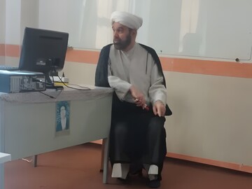 برای در امان ماندن از خودخواهی، به قوانین الهی پایبند باشیم