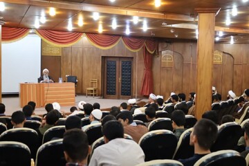 تصاویر/ نشست صمیمی حجت الاسلام والمسلمین عالم زاده نوری با طلاب و اساتید مدرسه علمیه امام جعفر صادق(ع) زاهدان