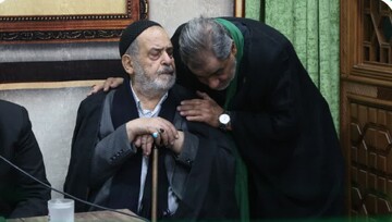 تصاویر/ گردهمایی مداحان و پیرغلامان حسینی در خانه مداحان