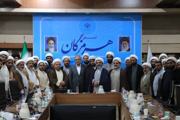 تصاویر/ دیدار مدیران و معاونین مدارس علمیه استان هرمزگان با استاندار