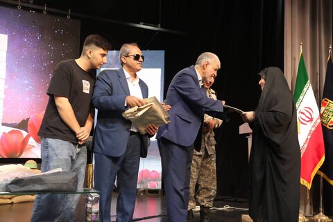 تصاویر/ همسران جانبازان بصیر ستارگان هجدهمین «شب خاطره»