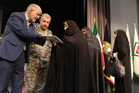 تصاویر/ همسران جانبازان بصیر ستارگان هجدهمین «شب خاطره»