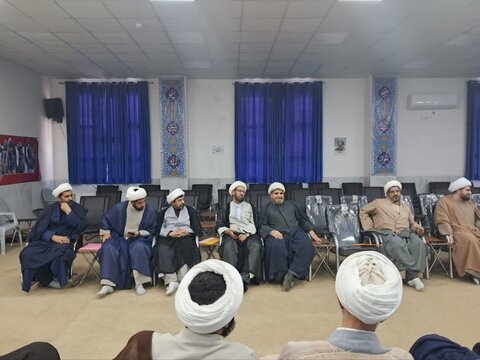 تصاویر/نشست هم اندیشی مدیران مدارس علمیه لرستان و رابطین تبلیغ شهرستان ها