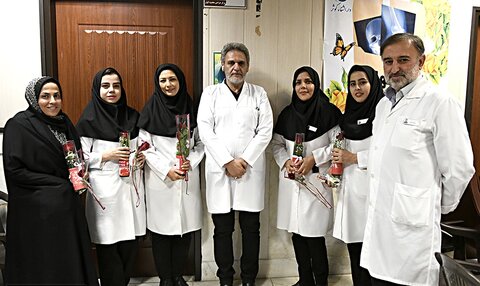 تصاویر/ تقدیر خادمان حرم حضرت عبدالعظیم حسنی(ع) از پرستاران