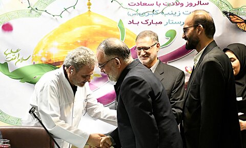 تصاویر/ تقدیر خادمان حرم حضرت عبدالعظیم حسنی(ع) از پرستاران