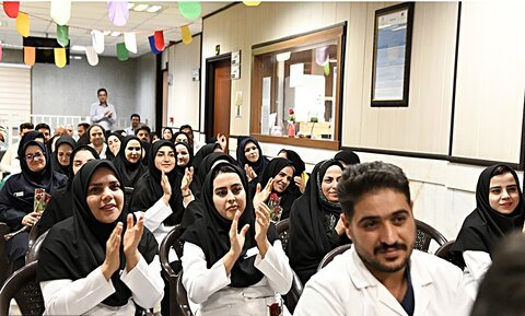 تصاویر/ تقدیر خادمان حرم حضرت عبدالعظیم حسنی(ع) از پرستاران