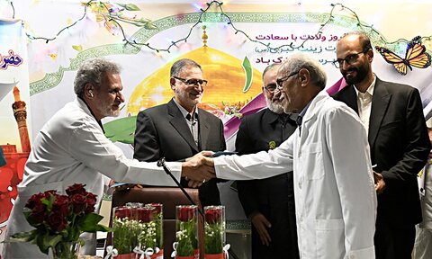 تصاویر/ تقدیر خادمان حرم حضرت عبدالعظیم حسنی(ع) از پرستاران