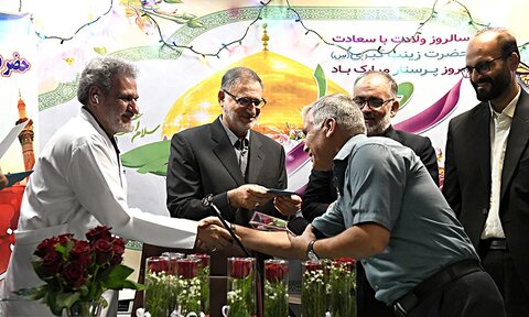 تصاویر/ تقدیر خادمان حرم حضرت عبدالعظیم حسنی(ع) از پرستاران