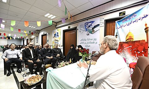 تصاویر/ تقدیر خادمان حرم حضرت عبدالعظیم حسنی(ع) از پرستاران