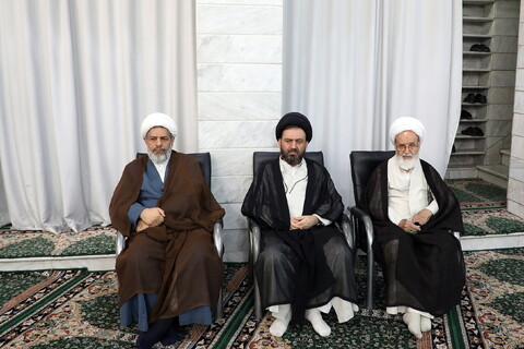 درس اخلاق آیت الله شب زنده دار در مدرسه علمیه فیضیه