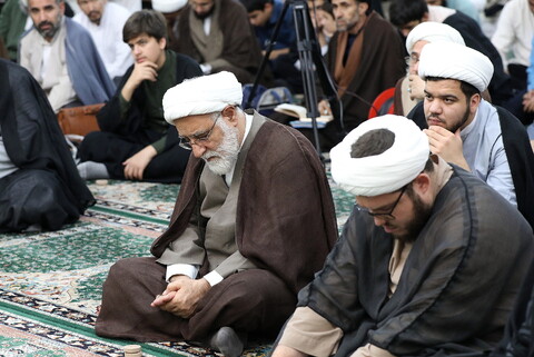 درس اخلاق آیت الله شب زنده دار در مدرسه علمیه فیضیه