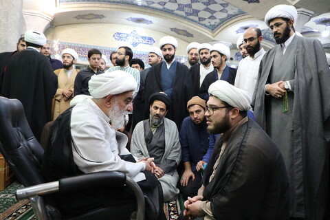 درس اخلاق آیت الله شب زنده دار در مدرسه علمیه فیضیه