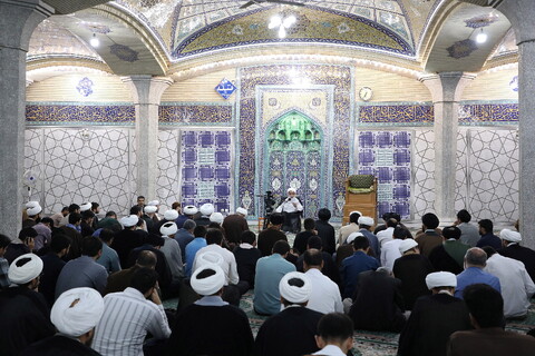 درس اخلاق آیت الله شب زنده دار در مدرسه علمیه فیضیه