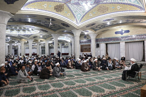 درس اخلاق آیت الله شب زنده دار در مدرسه علمیه فیضیه