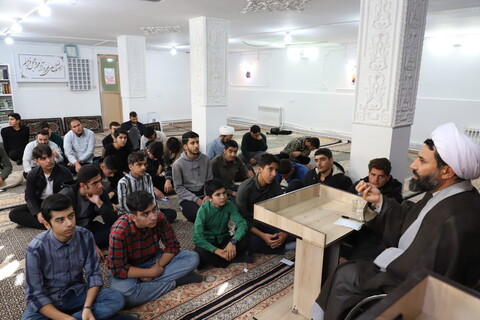 تصاویر/نشست صمیمی مدیر حوزه علمیه کردستان با طلاب حوزه علمیه امام صادق علیه‌السلام شهرستان بیجار