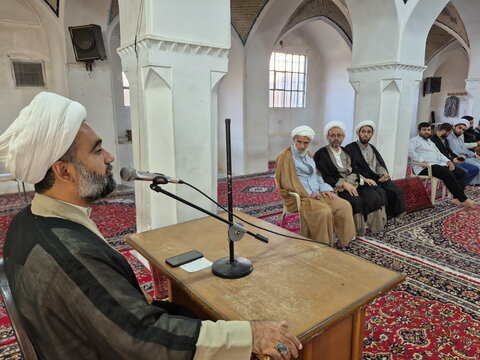 تصاویر/ درس اخلاق مدرسه آیت‌الله مدنی کاشانی(ره)