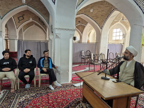 تصاویر/ درس اخلاق مدرسه آیت‌الله مدنی کاشانی(ره)