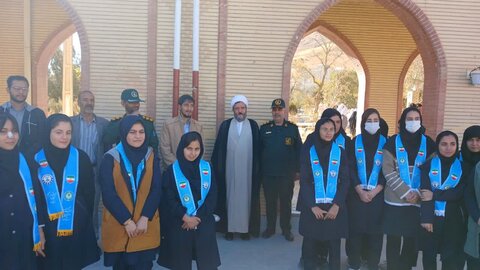 تصاویر/غبار روبی مزار شهدای بیجار مناسبت روز بسیج دانش آموزی