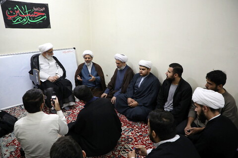 بازدید آیت الله شب زنده دار از مدرسه دروس آزاد طلاب در فیضیه
