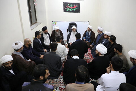 بازدید آیت الله شب زنده دار از مدرسه دروس آزاد طلاب در فیضیه
