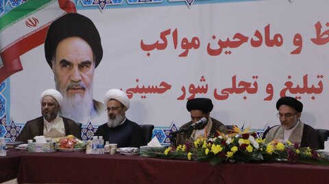 تصاویر/ نشست هم‌اندیشی وعاظ و مادحین مطرح کشوری