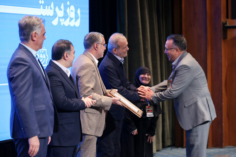 تصاویر/ مراسم گرامیداشت مقام پرستار با حضور رئیس جمهور