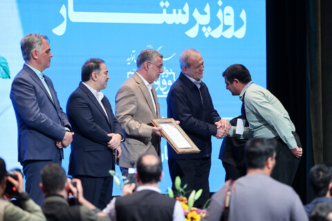 تصاویر/ مراسم گرامیداشت مقام پرستار با حضور رئیس جمهور